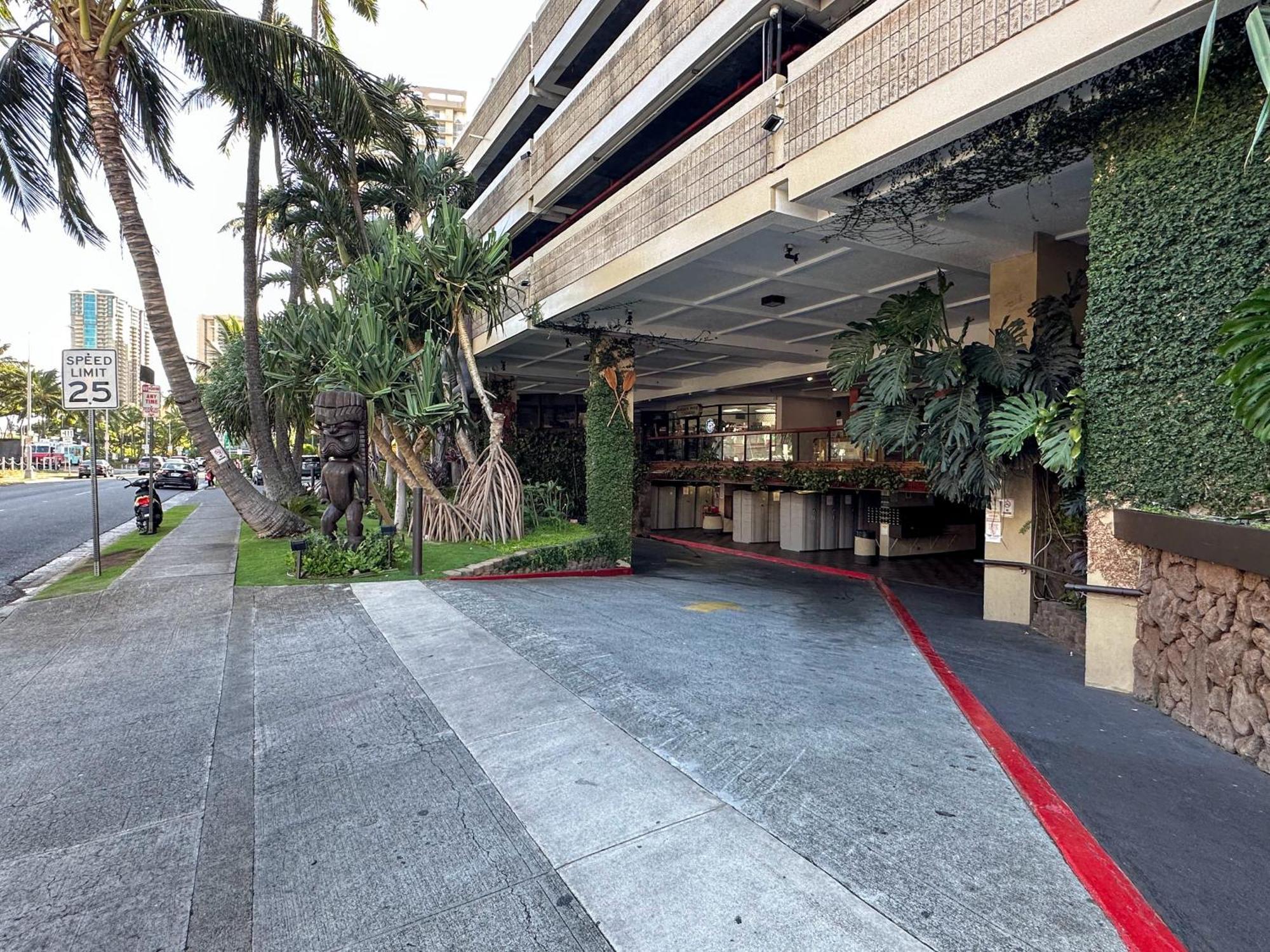 Vacation Rental Studios At Hawaiian Monarch Honolulu Exterior photo