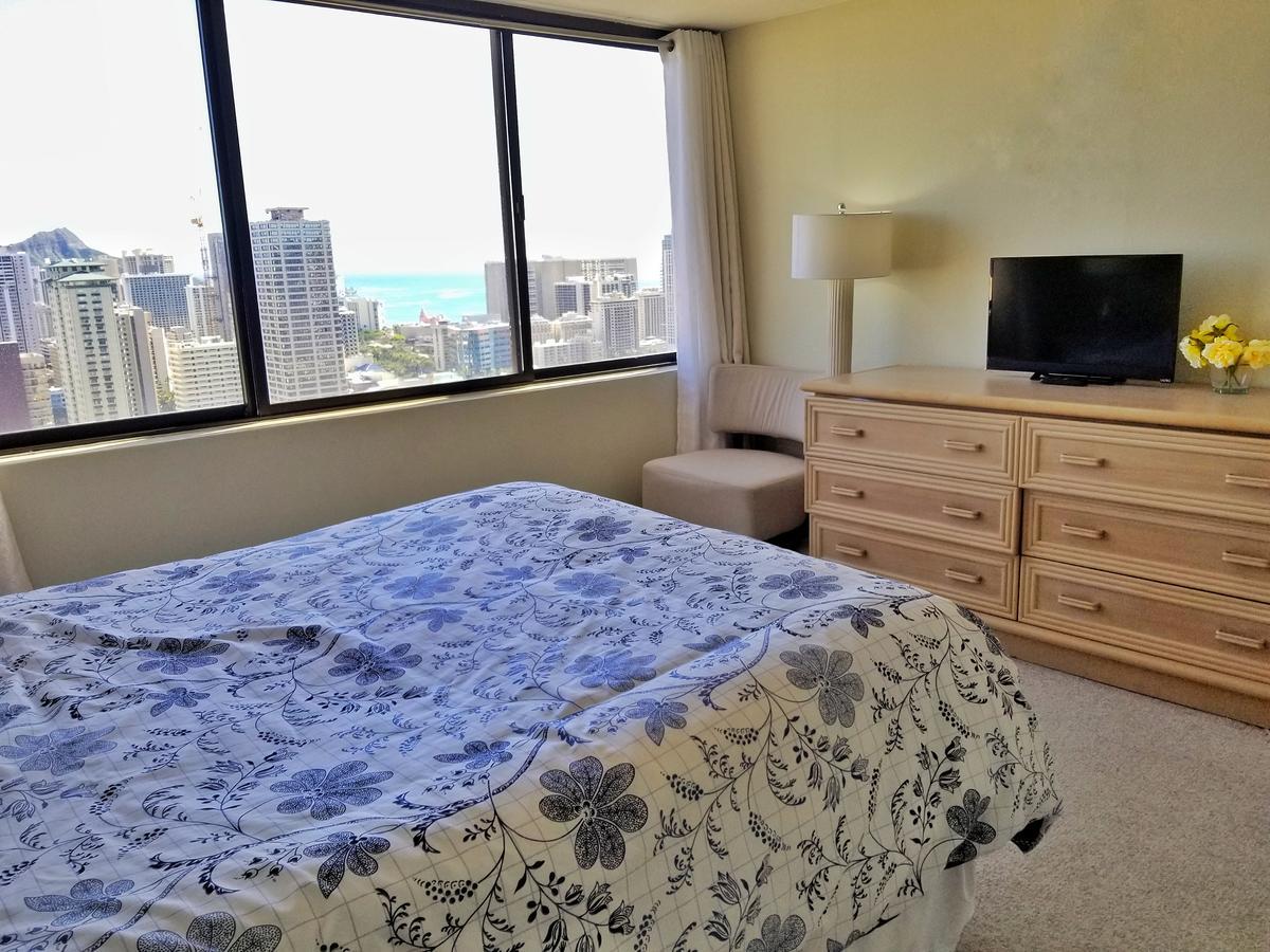 Vacation Rental Studios At Hawaiian Monarch Honolulu Exterior photo