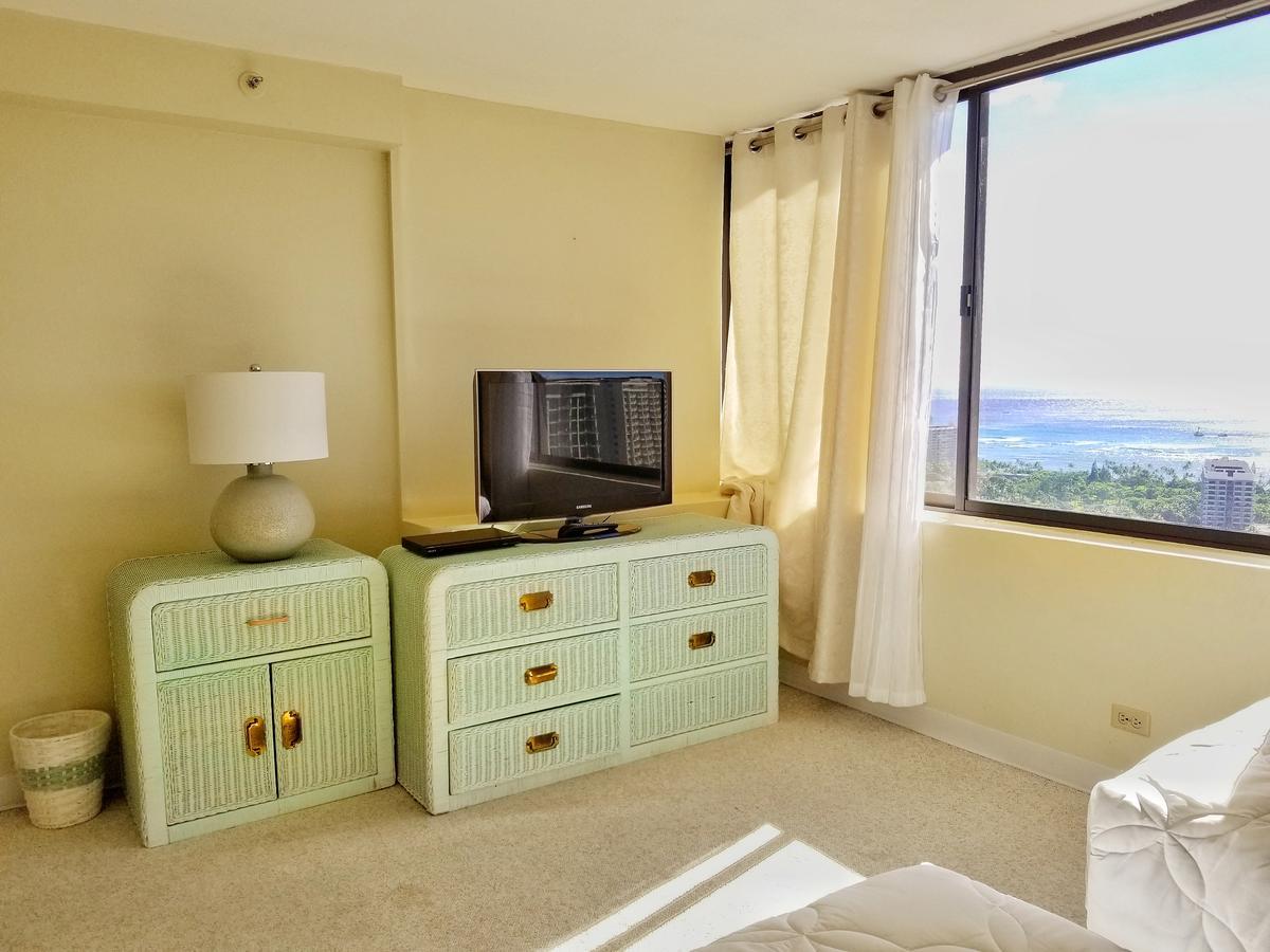 Vacation Rental Studios At Hawaiian Monarch Honolulu Exterior photo